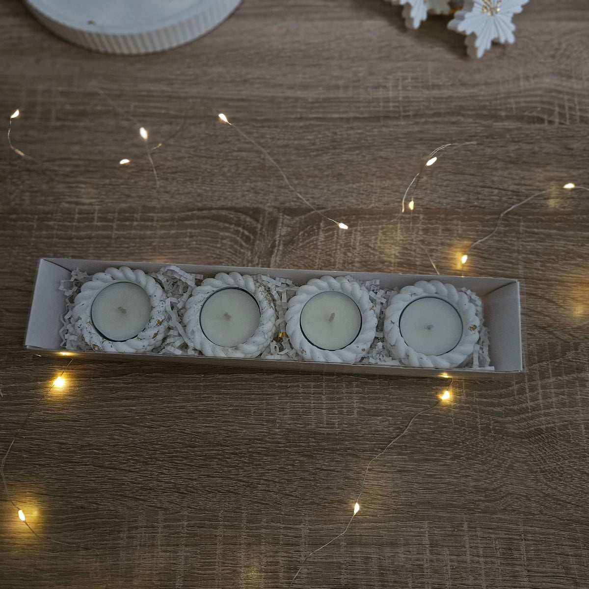 Teelichthalter Set Gips Handmade – 4er Set mit Sojateelichten – Geschenkbox