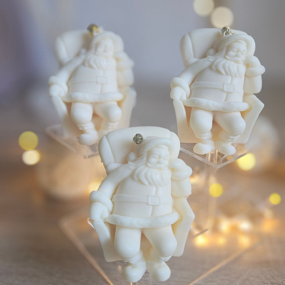 Weihnachtsmann Kerze aus Sojawachs – handgegossen | Luminossa